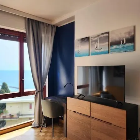 Oli With Panoramic Sea View